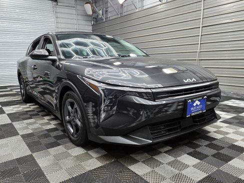 Used 2025 Kia K4 FWD image 5