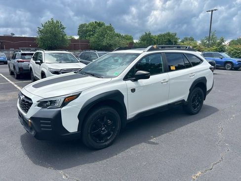 Used 2022 Subaru Outback Wilderness w/ Wilderness Package AWD/4WD image 9