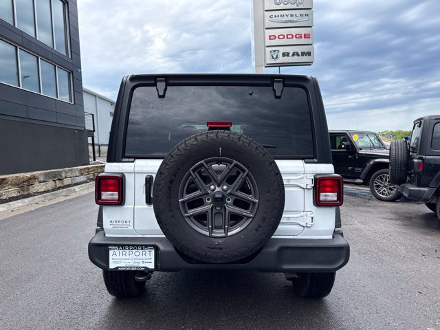 Used 2025 Jeep Wrangler Unlimited Sport AWD/4WD image 4