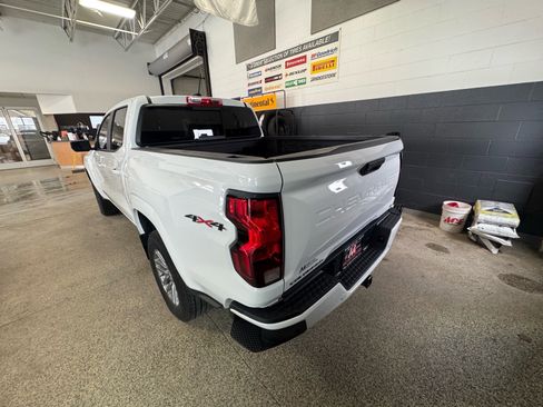 Used 2024 Chevrolet Colorado LT w/ LT Convenience Package II image 7