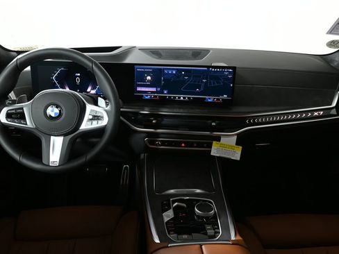 Used 2027 BMW X7 xDrive40i w/ M Sport Package AWD/4WD image 17