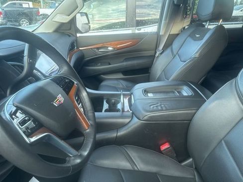 Used 2017 Cadillac Escalade Premium Luxury AWD/4WD image 5