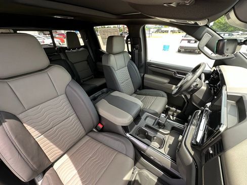 New 2026 Chevrolet Silverado 1500 ZR2 AWD/4WD image 15
