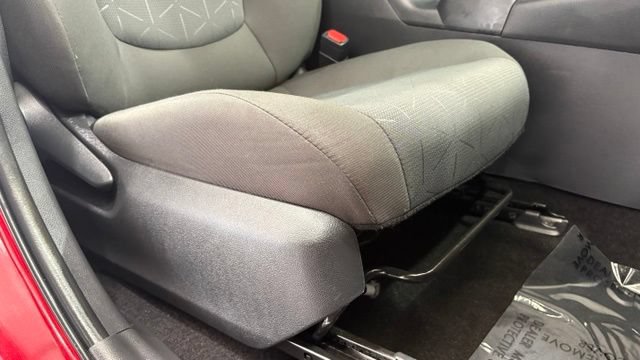 Used 2025 Toyota RAV4 XLE FWD image 22
