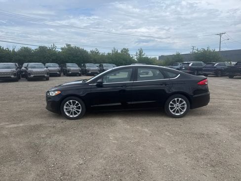Used 2020 Ford Fusion SE FWD image 2