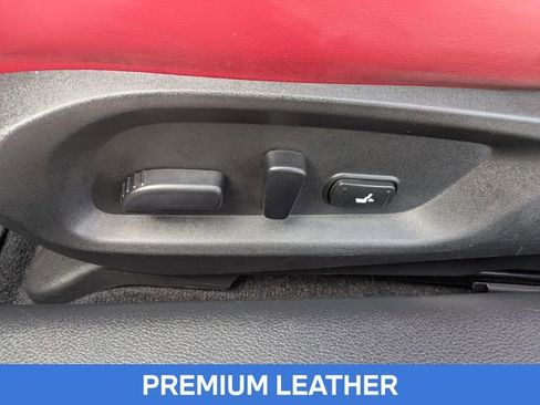 Used 2017 INFINITI Q60 Red Sport 400 image 16