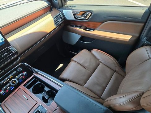 Used 2024 Lincoln Navigator Reserve AWD/4WD image 16