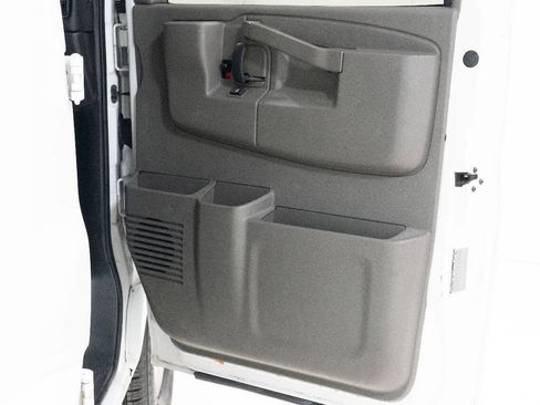 Used 2016 Chevrolet Express 2500 RWD image 67