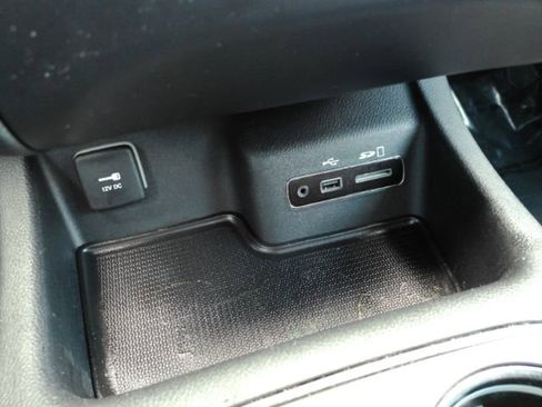 Used 2016 Dodge Durango R/T w/ Technology Group AWD/4WD image 50