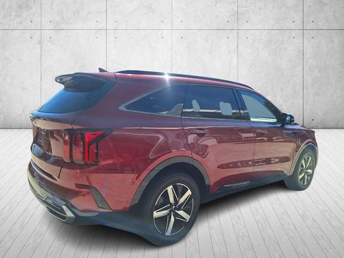 Used 2021 Kia Sorento S image 5