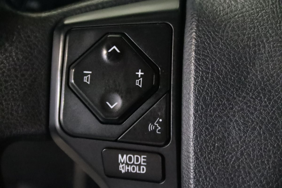 Used 2020 Toyota Tacoma SR AWD/4WD image 16