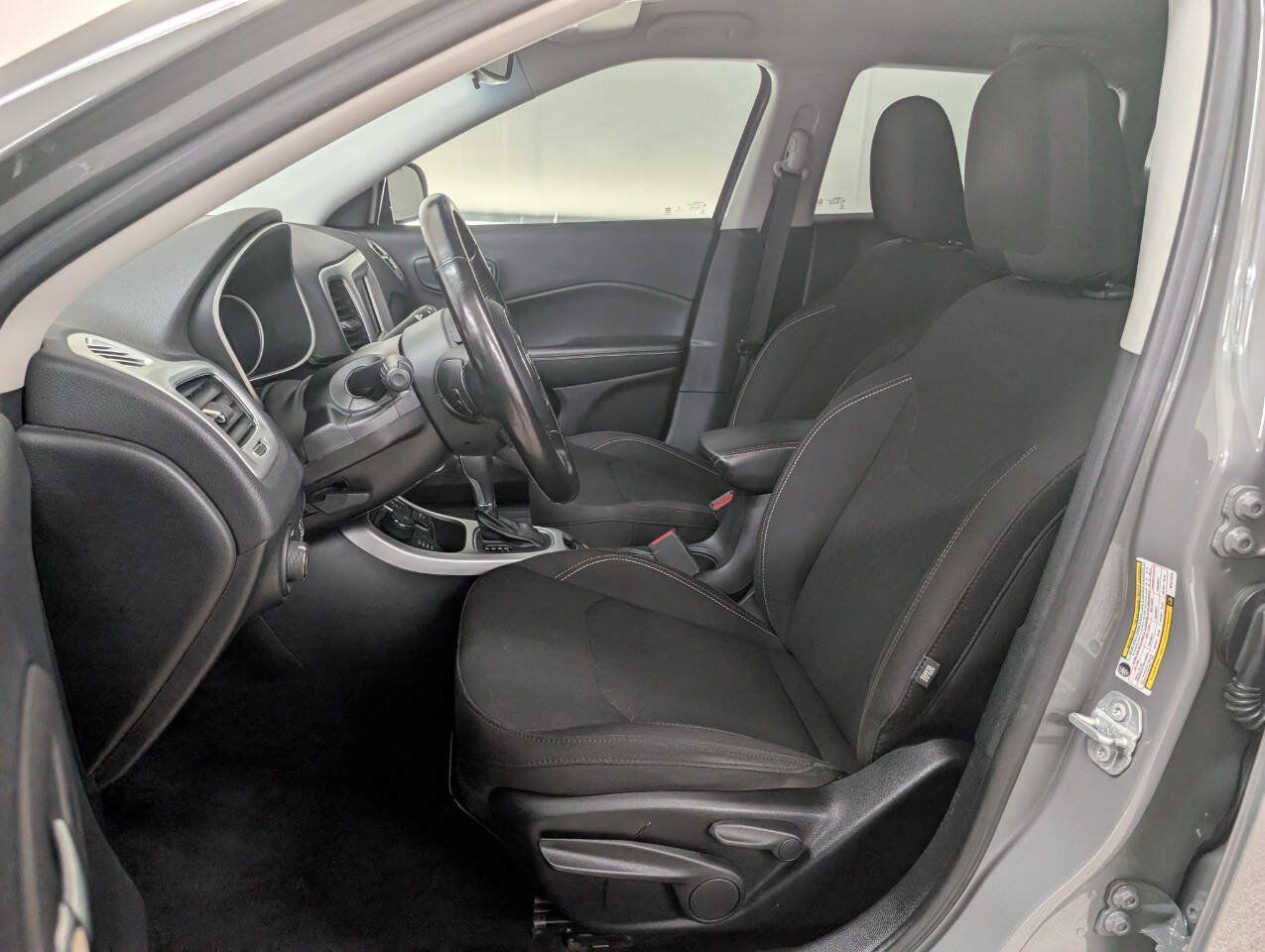 Used 2021 Jeep Compass Sport AWD/4WD image 7