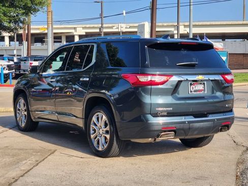 Used 2018 Chevrolet Traverse Premier w/ Driver Confidence II Package FWD image 5