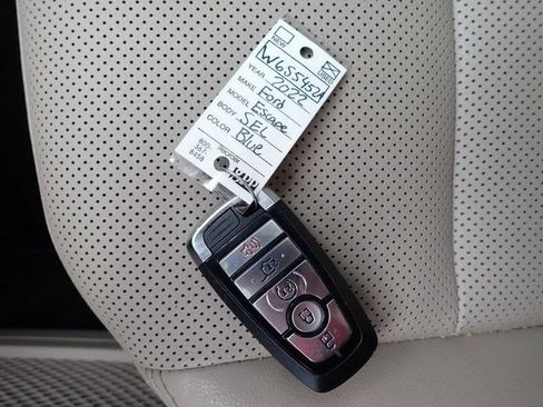 Certified 2022 Ford Escape SEL w/ Technology Package AWD/4WD image 31