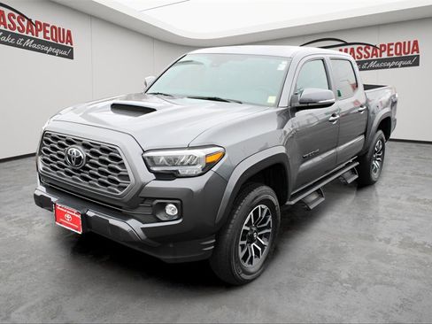 Used 2023 Toyota Tacoma TRD Sport image 3