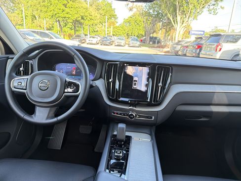 Certified 2025 Volvo XC60 B5 Plus AWD/4WD image 30