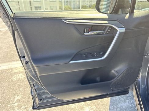 Used 2023 Toyota RAV4 Limited image 13