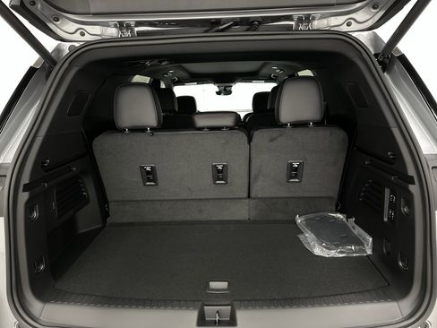 New 2026 Chevrolet Traverse RS image 16