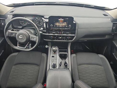 Used 2025 Nissan Pathfinder SV image 10