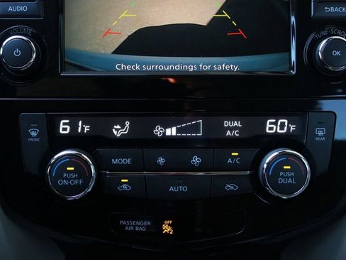 Used 2020 Nissan Rogue Sport SV image 19