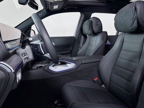 New 2026 Mercedes-Benz GLS 580 4MATIC image 17