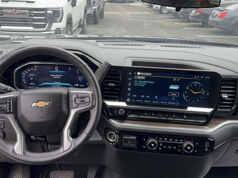 Used 2026 Chevrolet Silverado 1500 LT AWD/4WD image 14