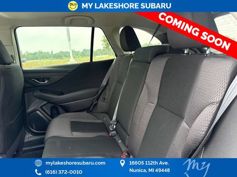 Used 2025 Subaru Outback Premium AWD/4WD image 15