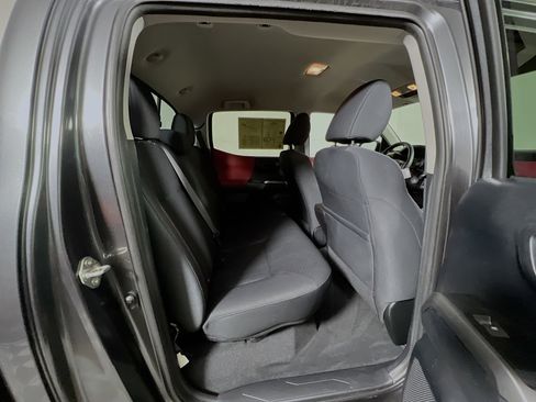 Used 2016 Toyota Tacoma SR5 w/ Towing Package RWD image 32