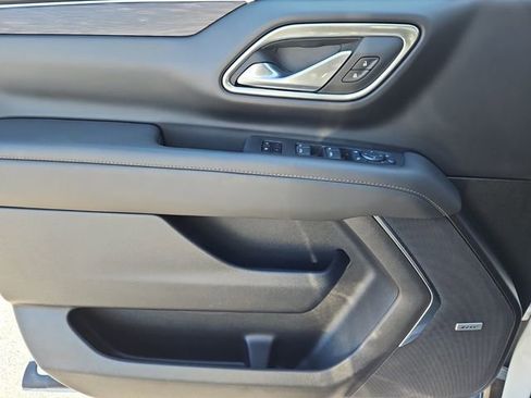 Used 2024 Chevrolet Tahoe Z71 w/ Luxury Package image 24