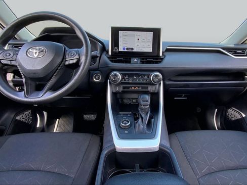 Used 2025 Toyota RAV4 XLE AWD/4WD image 15