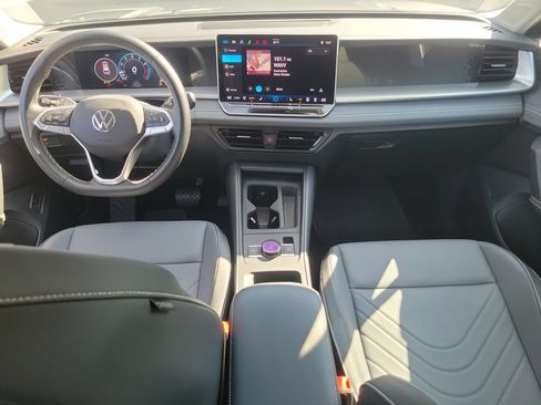 Certified 2026 Volkswagen Tiguan SE AWD/4WD image 3