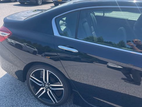 Used 2016 Honda Accord Sport image 17