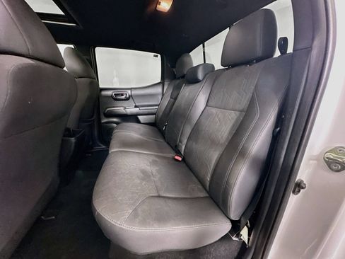 Used 2016 Toyota Tacoma TRD Off-Road w/ Premium & Technology Package RWD image 25