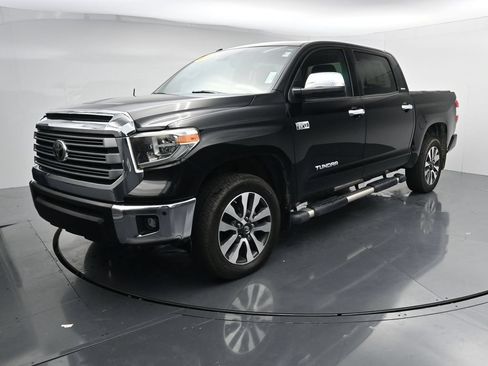Used 2019 Toyota Tundra Limited w/ Limited Premium Package AWD/4WD image 4