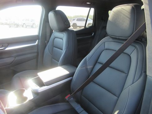 New 2026 GMC Terrain Elevation w/ Elevation Premium Package image 12