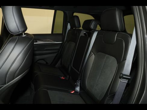 New 2026 Jeep Grand Cherokee Altitude AWD/4WD image 23