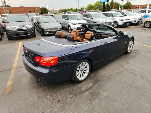 Used 2011 BMW 335i Convertible image 27