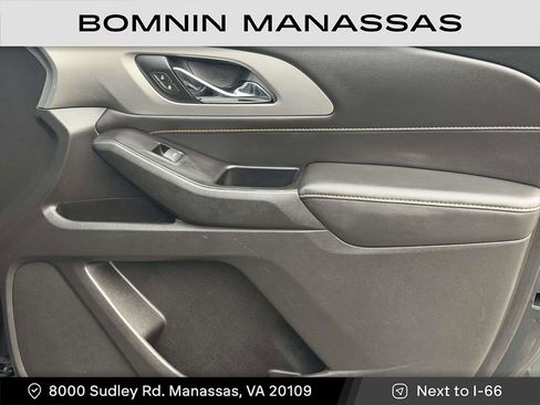 Used 2019 Chevrolet Traverse LT image 8