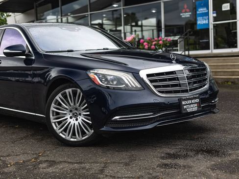 Used 2020 Mercedes-Benz S 560 Sedan image 3