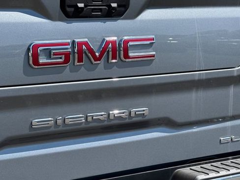 New 2026 GMC Sierra 1500 SLE w/ X31 Off-Road Package AWD/4WD image 32