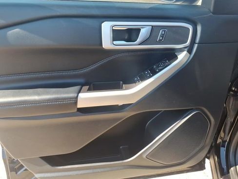 Used 2020 Ford Explorer XLT w/ Equipment Group 202A image 15