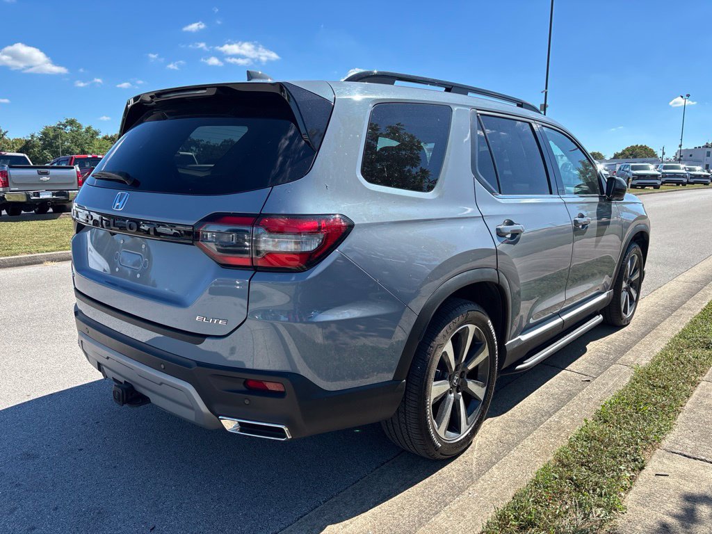 Used 2024 Honda Pilot Elite image 3