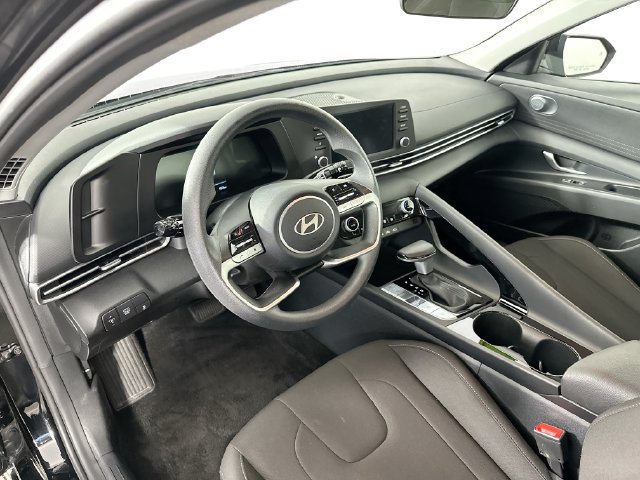 Used 2026 Hyundai Elantra Hybrid FWD image 10