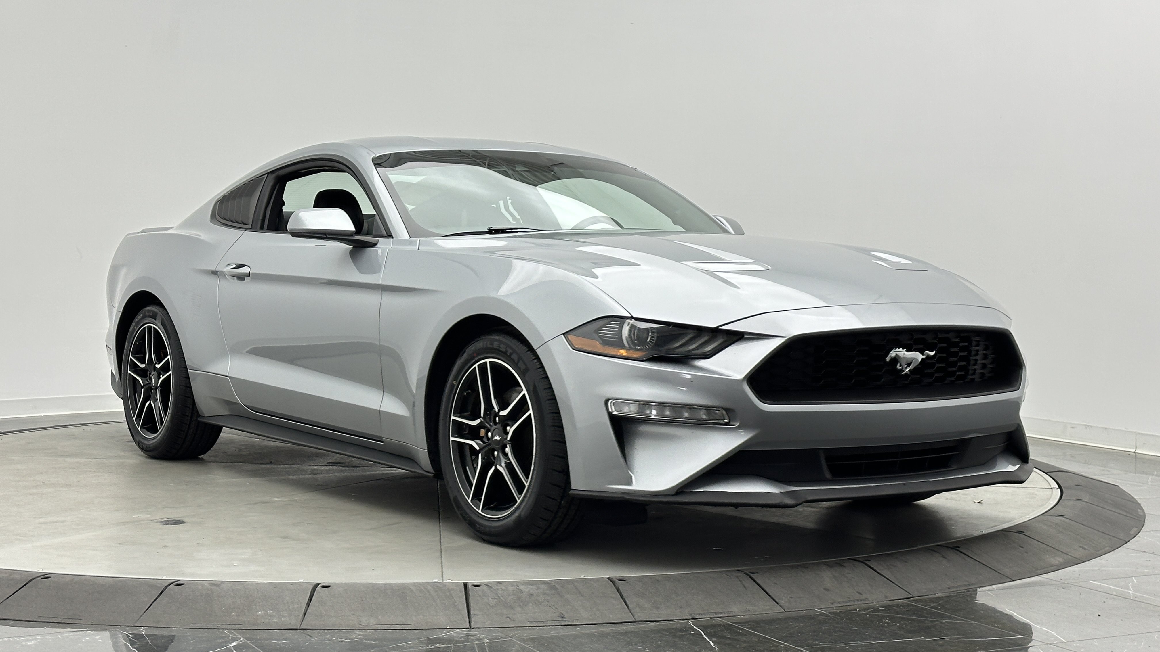 Used 2023 Ford Mustang Premium RWD image 3