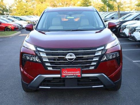 Certified 2025 Nissan Rogue SL w/ Tech Package AWD/4WD image 4
