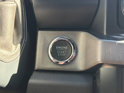 Used 2025 Ford F350 Platinum AWD/4WD image 23