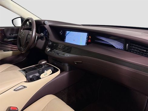 Used 2020 Lexus LS 500 w/ Interior Upgrade Package RWD image 28