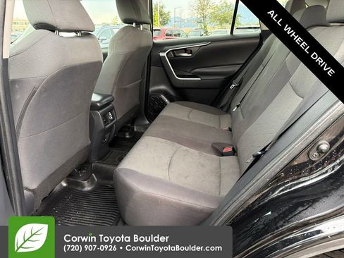 Used 2021 Toyota RAV4 XLE AWD/4WD image 19