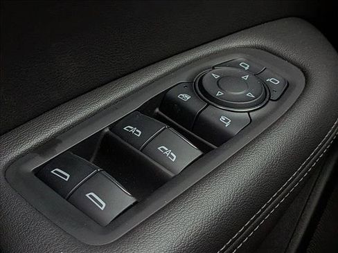 Used 2025 Cadillac XT6 Premium Luxury FWD image 16