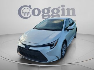 Used 2023 Toyota Corolla LE FWD video 1